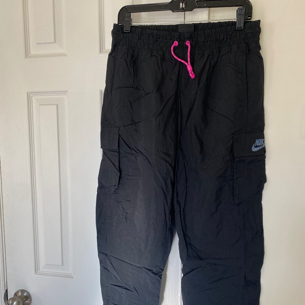 Nike windbreaker pants with drawstring size Medium